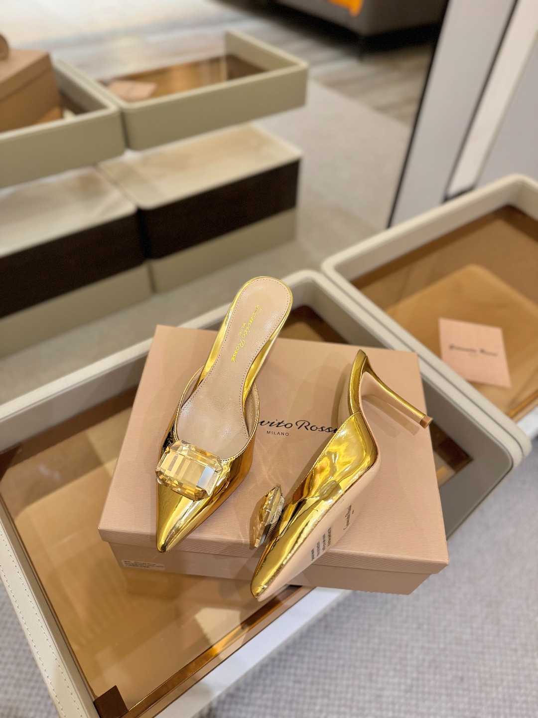 
Gianvito rossi 👠
2025新款拖鞋
 原版开发 顶级版本 代购品质 
一双超美的大宝石