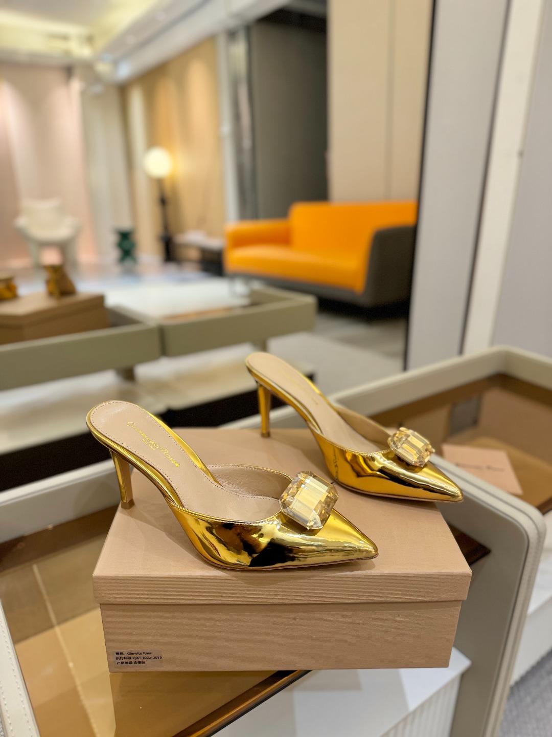 
Gianvito rossi 👠
2025新款拖鞋
 原版开发 顶级版本 代购品质 
一双超美的大宝石