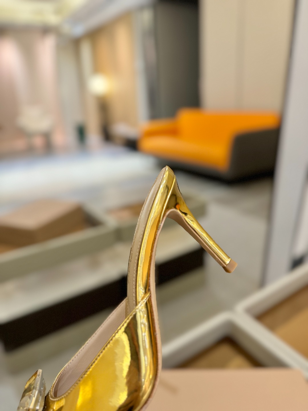 
Gianvito rossi 👠
2025新款拖鞋
 原版开发 顶级版本 代购品质 
一双超美的大宝石