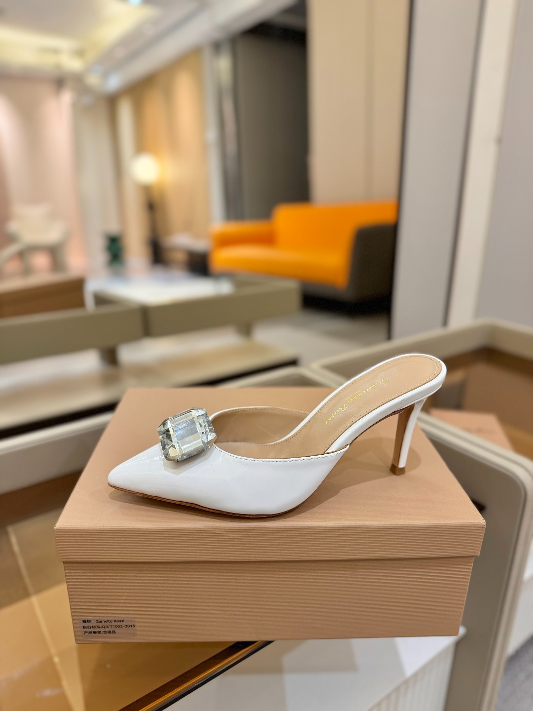 
Gianvito rossi 👠
2025新款拖鞋
 原版开发 顶级版本 代购品质 
一双超美的大宝石
