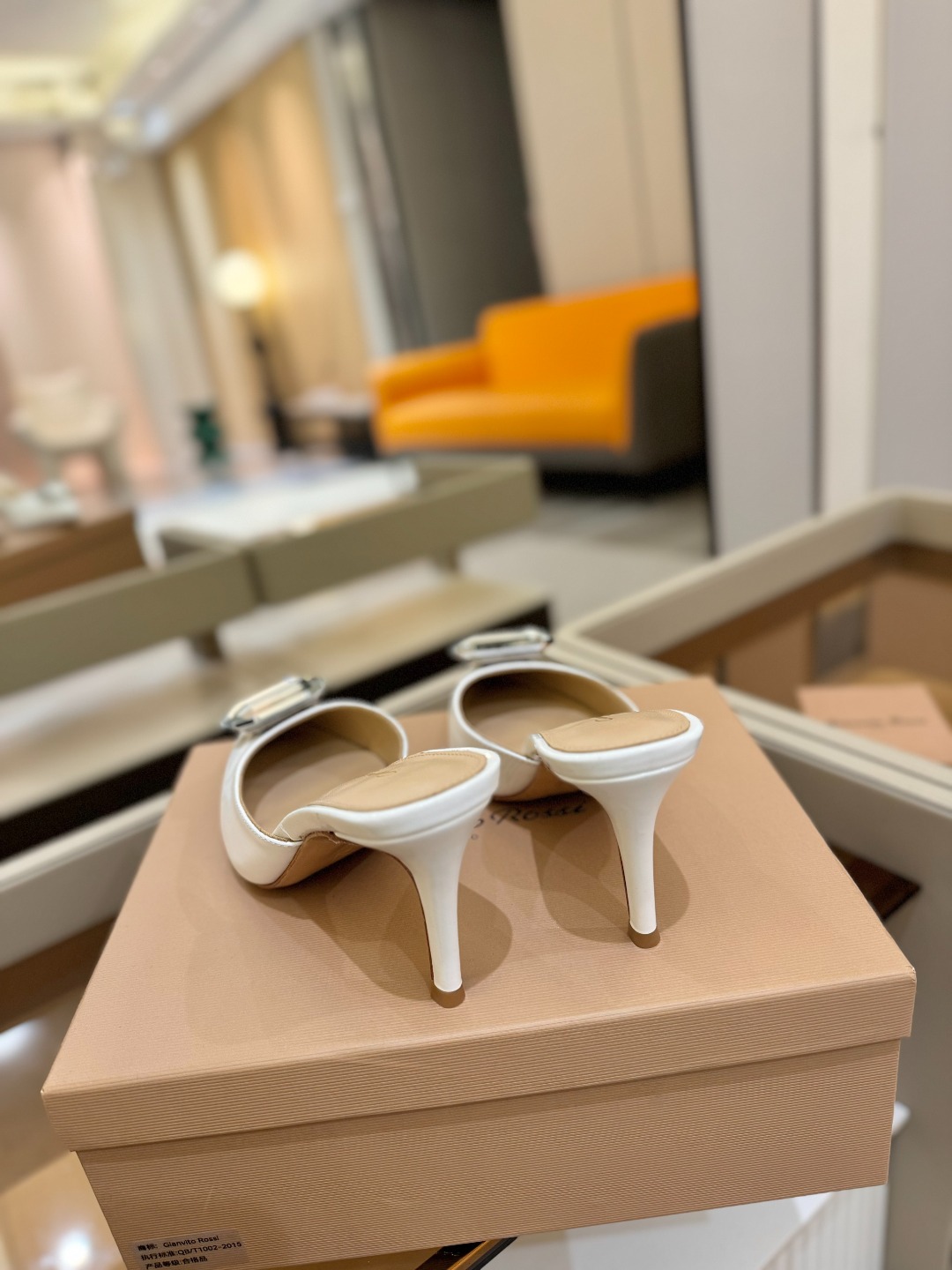 
Gianvito rossi 👠
2025新款拖鞋
 原版开发 顶级版本 代购品质 
一双超美的大宝石