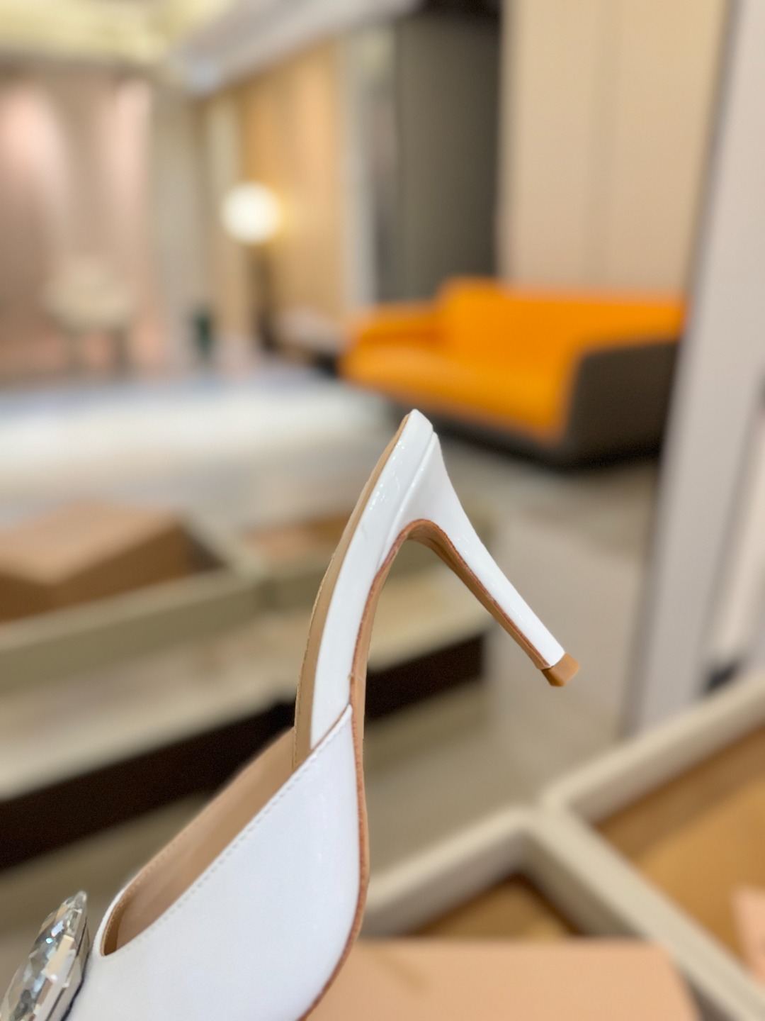 
Gianvito rossi 👠
2025新款拖鞋
 原版开发 顶级版本 代购品质 
一双超美的大宝石
