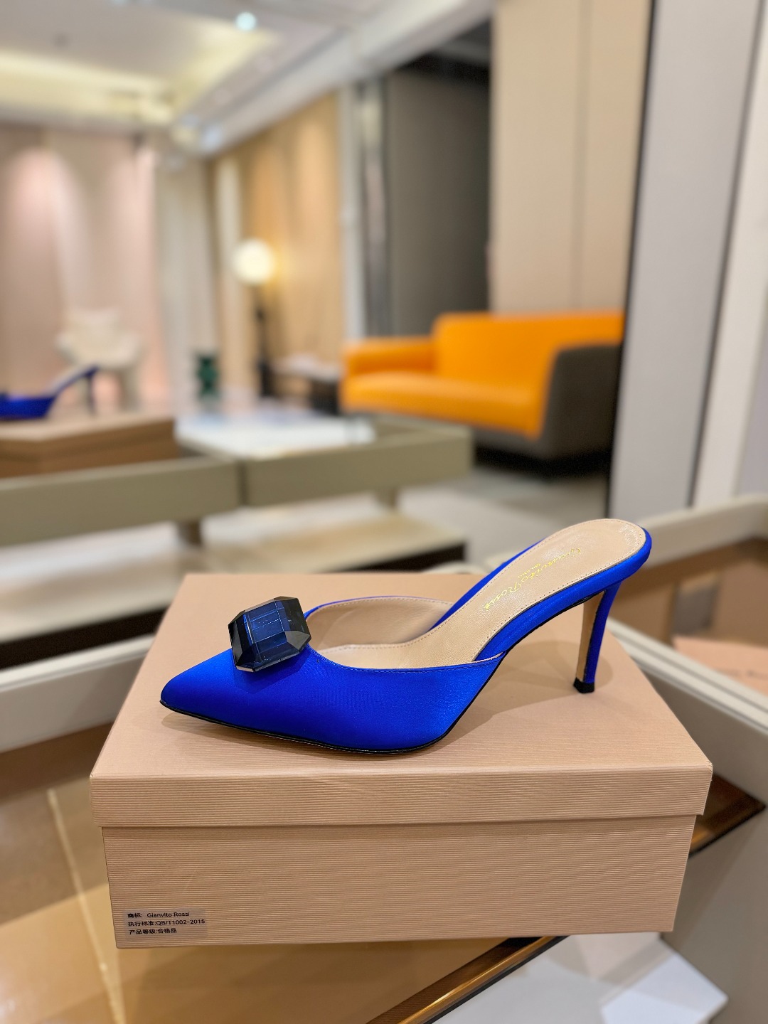 
Gianvito rossi 👠
2025新款拖鞋
 原版开发 顶级版本 代购品质 
一双超美的大宝石