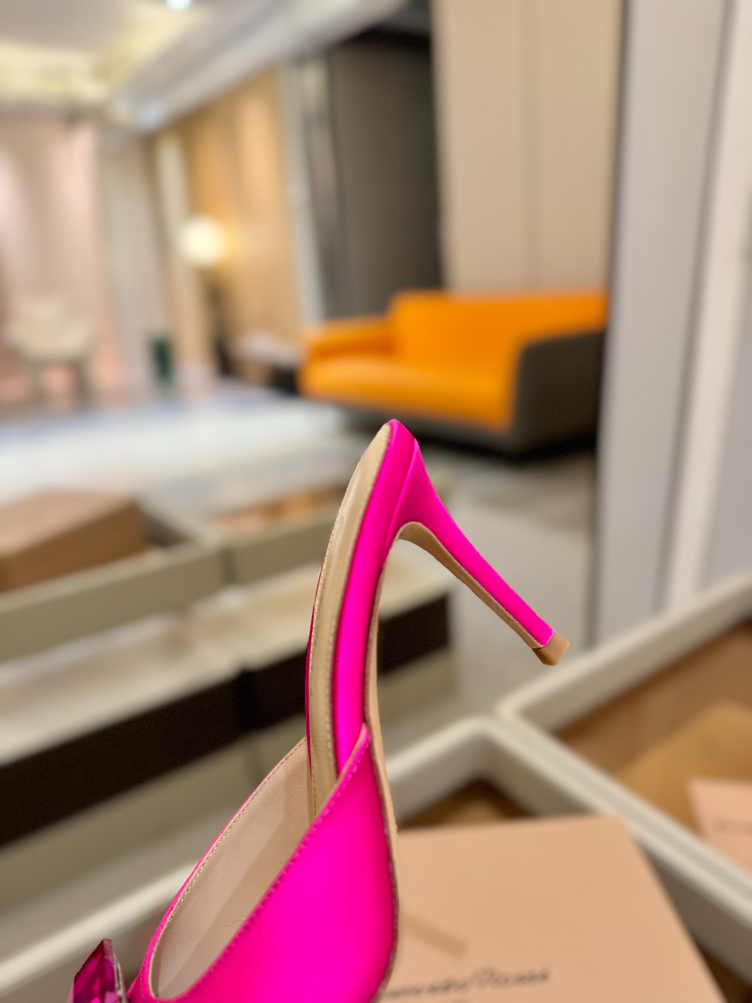 
Gianvito rossi 👠
2025新款拖鞋
 原版开发 顶级版本 代购品质 
一双超美的大宝石