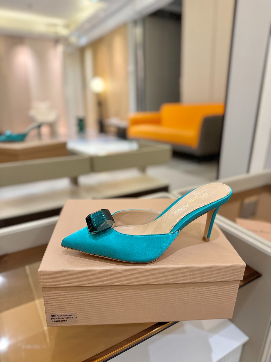 
Gianvito rossi 👠
2025新款拖鞋
 原版开发 顶级版本 代购品质 
一双超美的大宝石