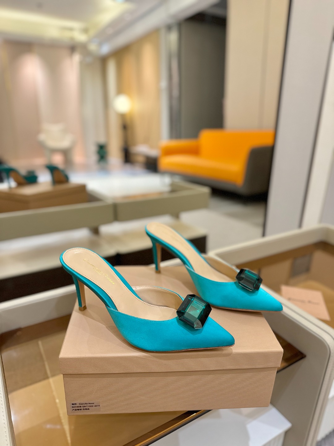 
Gianvito rossi 👠
2025新款拖鞋
 原版开发 顶级版本 代购品质 
一双超美的大宝石