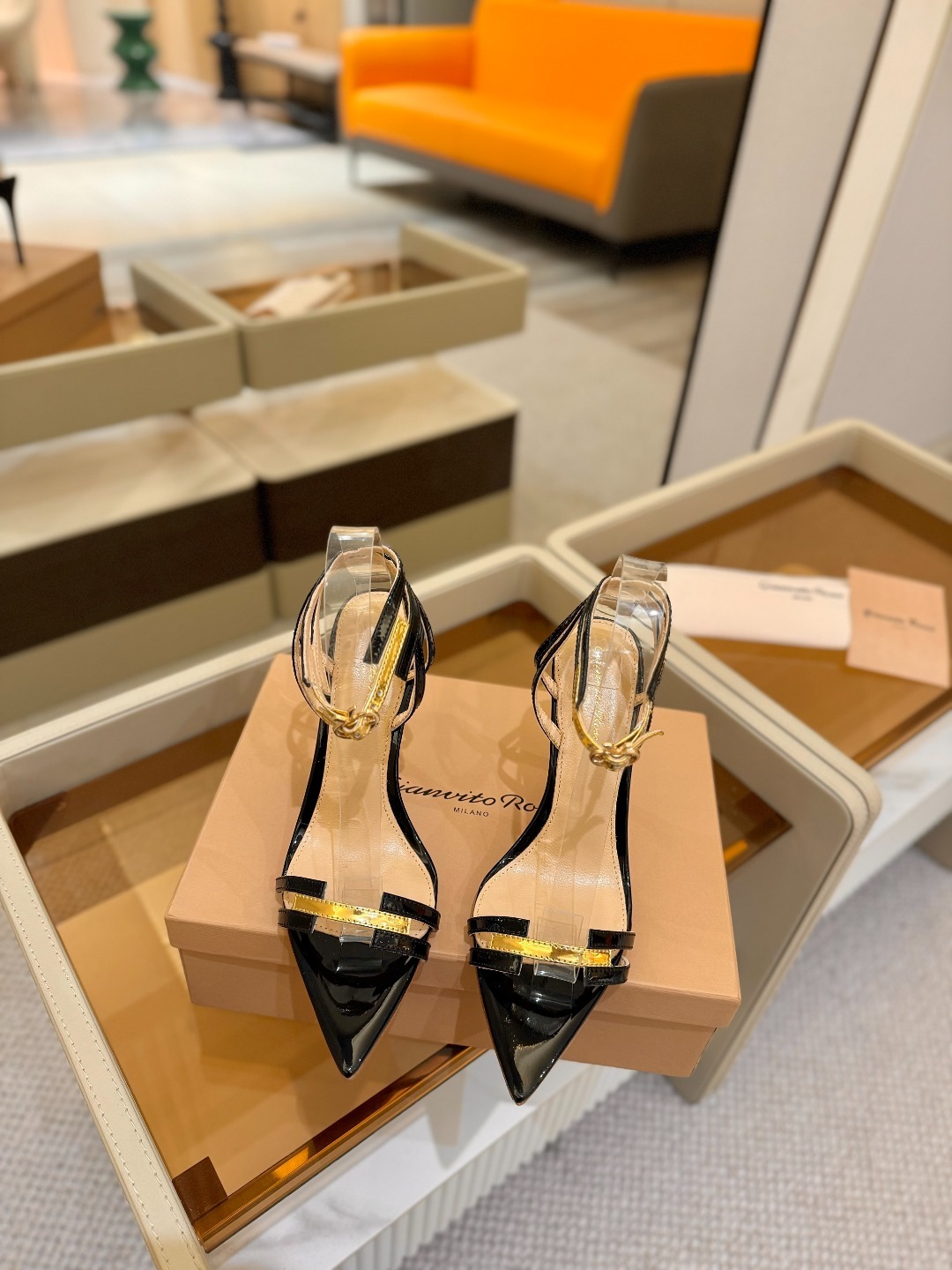 Gianvito rossi
💕 2025𝙨𝙨 这款高跟鞋 极简主义的 Elle、Gian