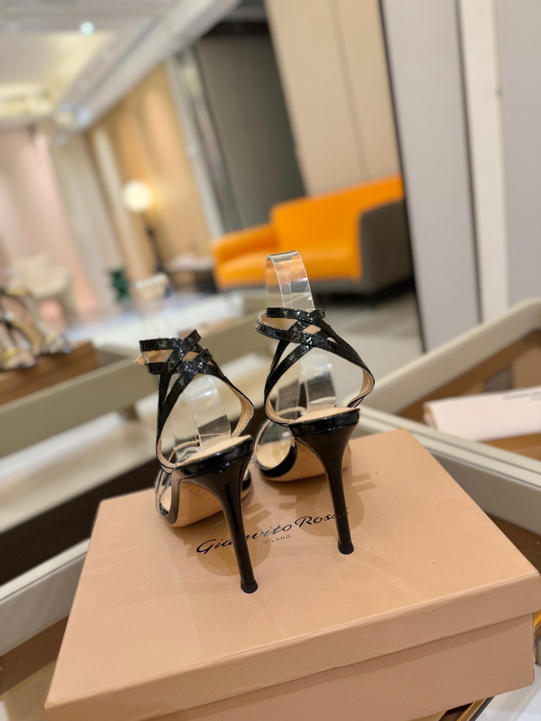 Gianvito rossi
💕 2025𝙨𝙨 这款高跟鞋 极简主义的 Elle、Gian