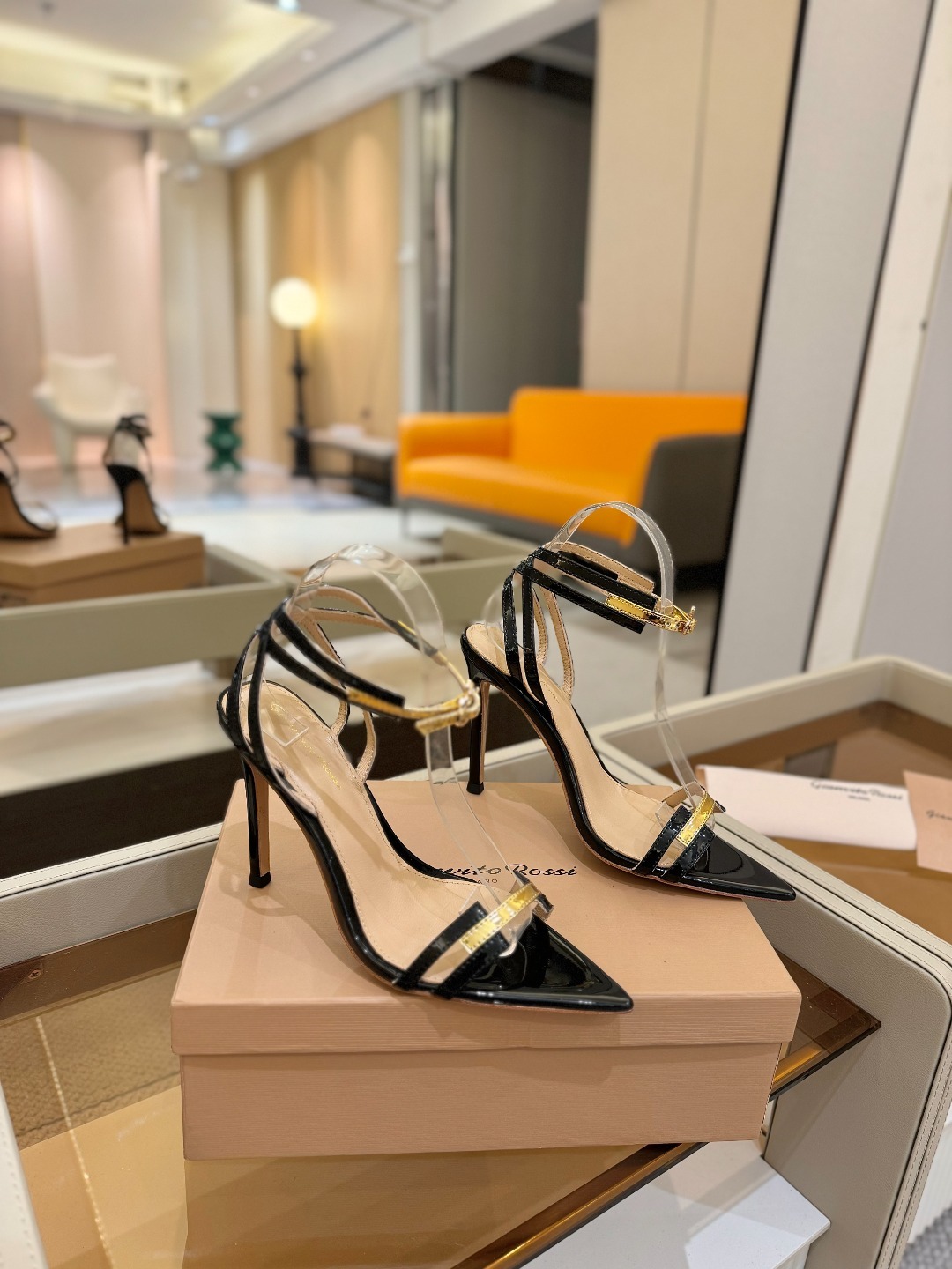 Gianvito rossi
💕 2025𝙨𝙨 这款高跟鞋 极简主义的 Elle、Gian