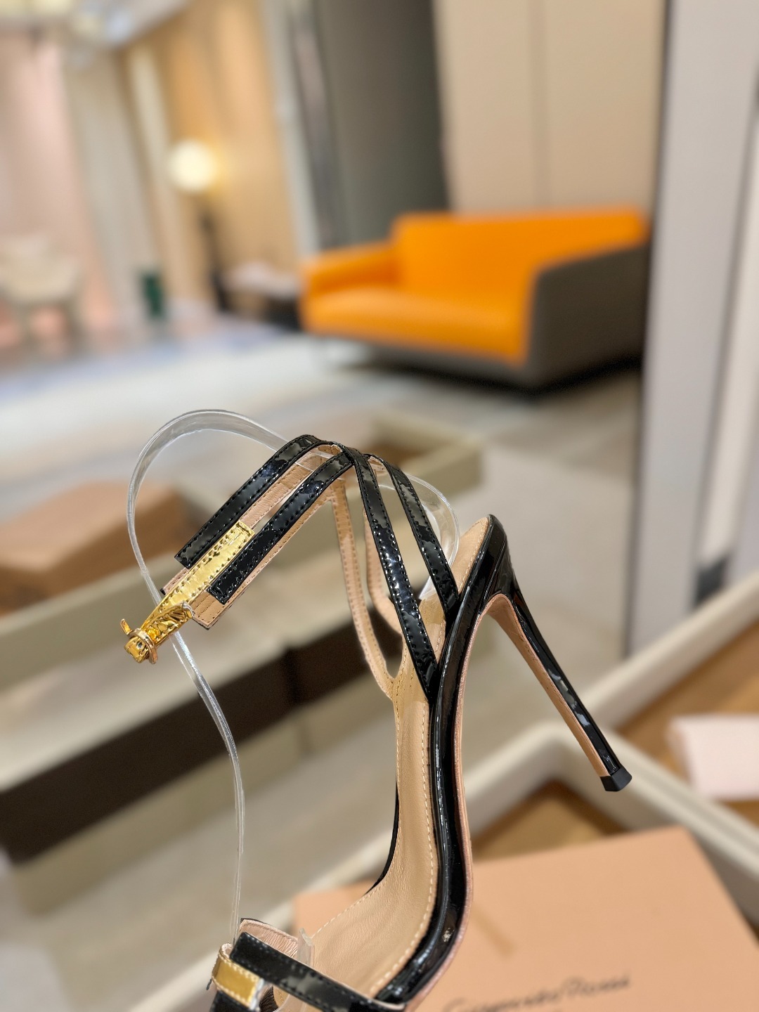 Gianvito rossi
💕 2025𝙨𝙨 这款高跟鞋 极简主义的 Elle、Gian