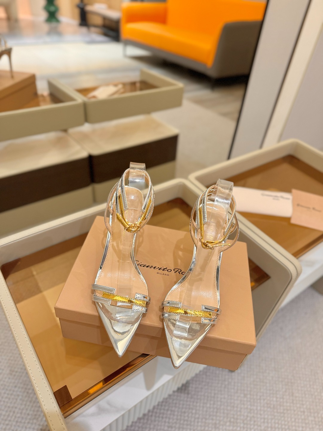Gianvito rossi
💕 2025𝙨𝙨 这款高跟鞋 极简主义的 Elle、Gian