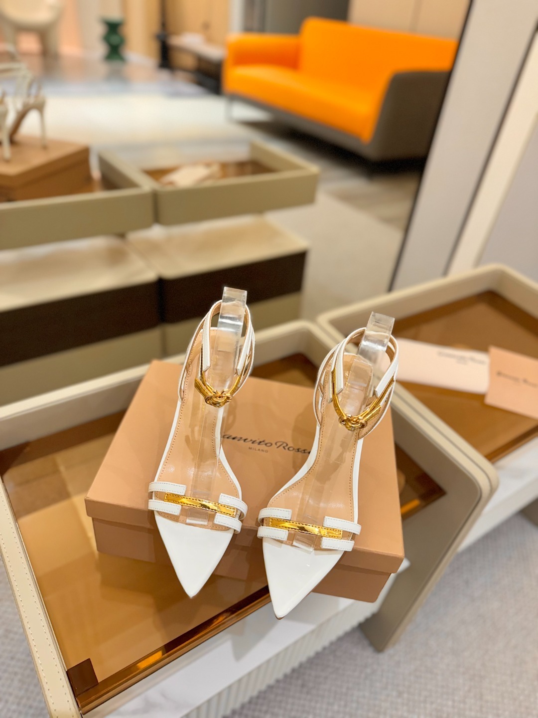 Gianvito rossi
💕 2025𝙨𝙨 这款高跟鞋 极简主义的 Elle、Gian