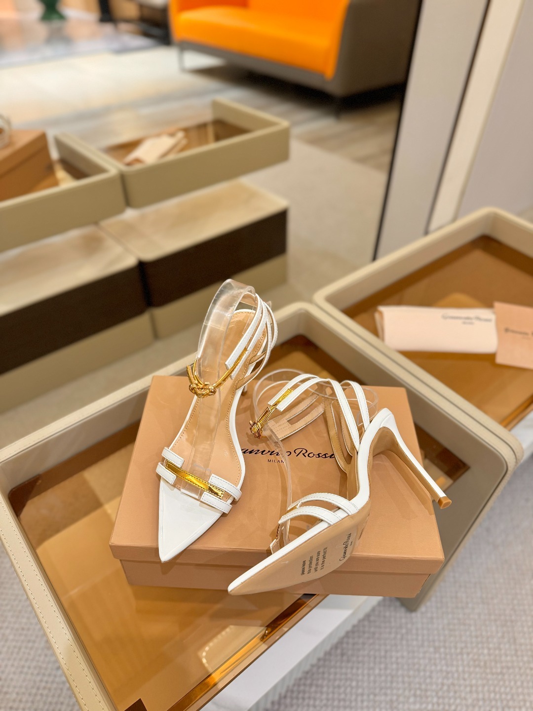 Gianvito rossi
💕 2025𝙨𝙨 这款高跟鞋 极简主义的 Elle、Gian