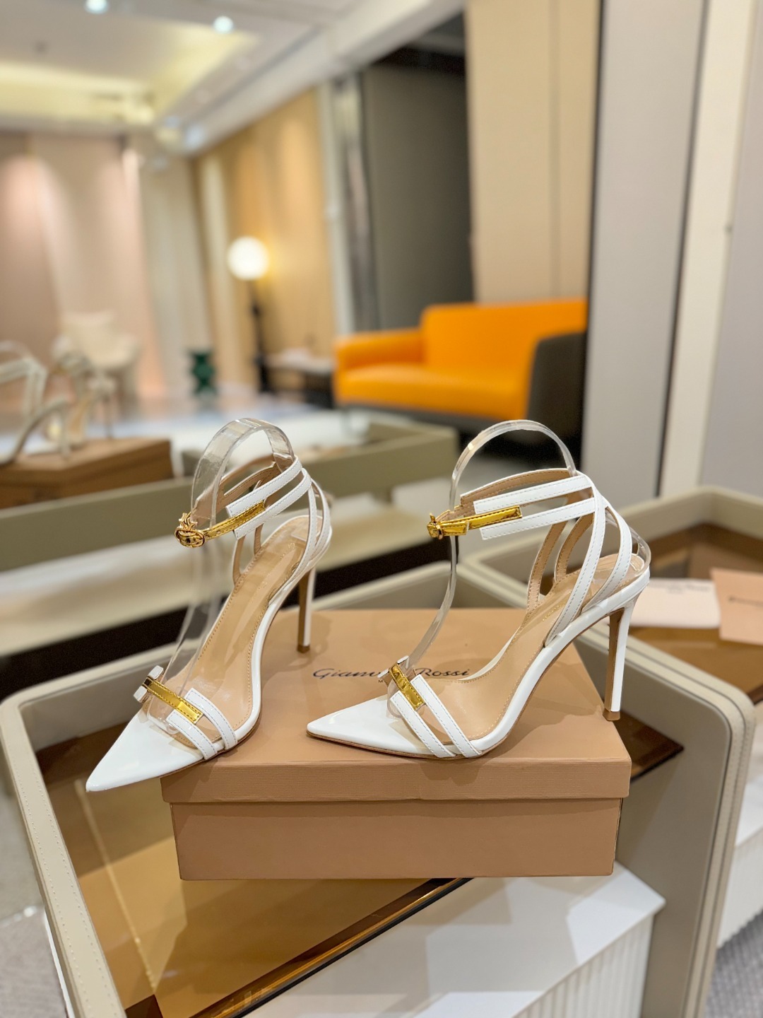 Gianvito rossi
💕 2025𝙨𝙨 这款高跟鞋 极简主义的 Elle、Gian