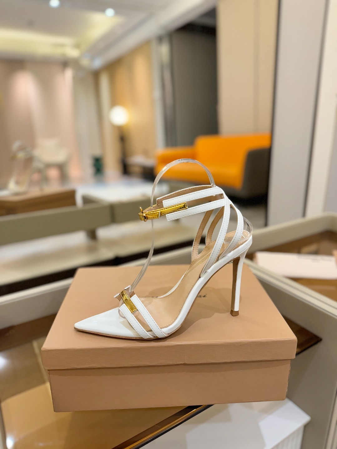 Gianvito rossi
💕 2025𝙨𝙨 这款高跟鞋 极简主义的 Elle、Gian