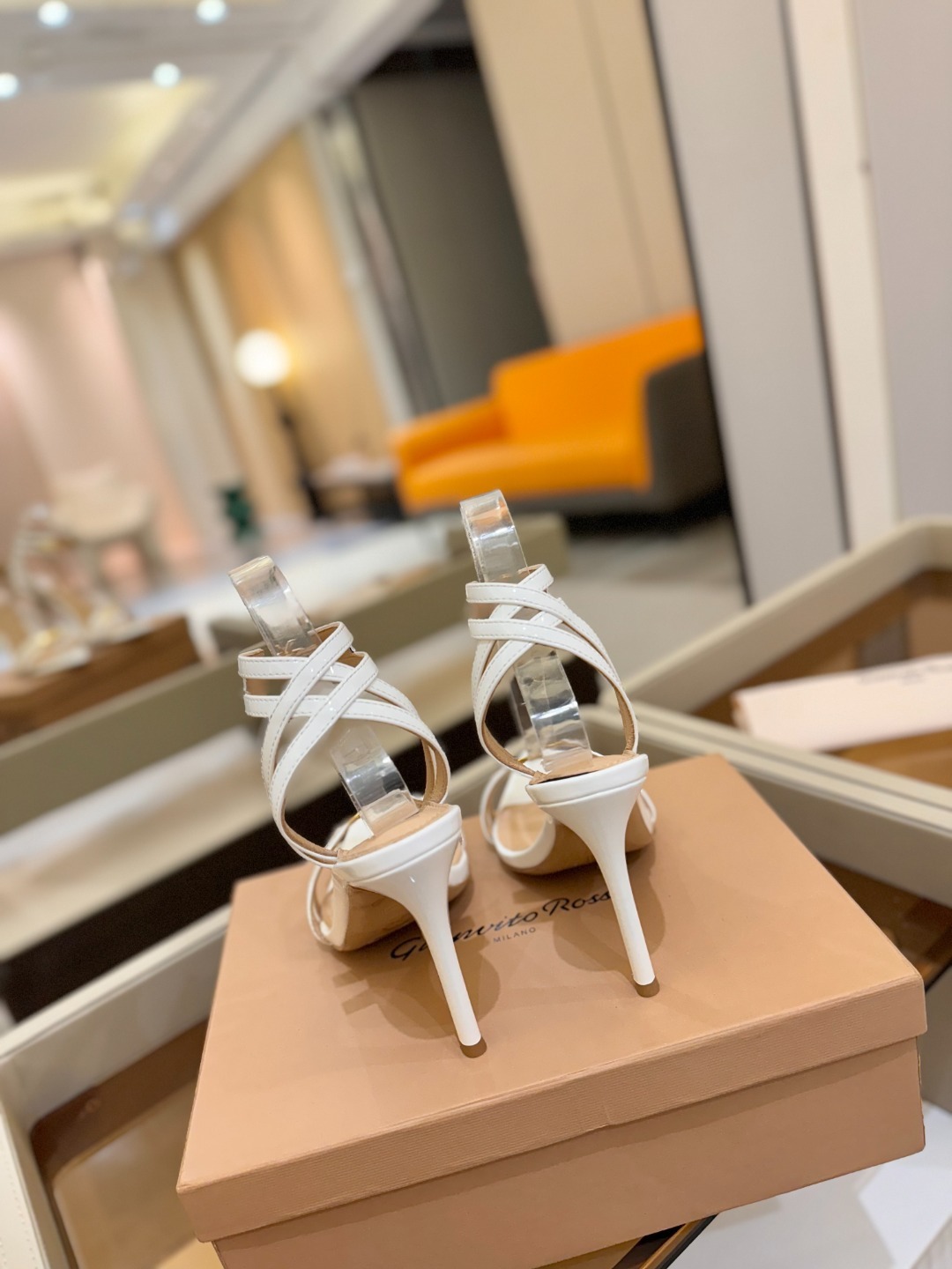 Gianvito rossi
💕 2025𝙨𝙨 这款高跟鞋 极简主义的 Elle、Gian