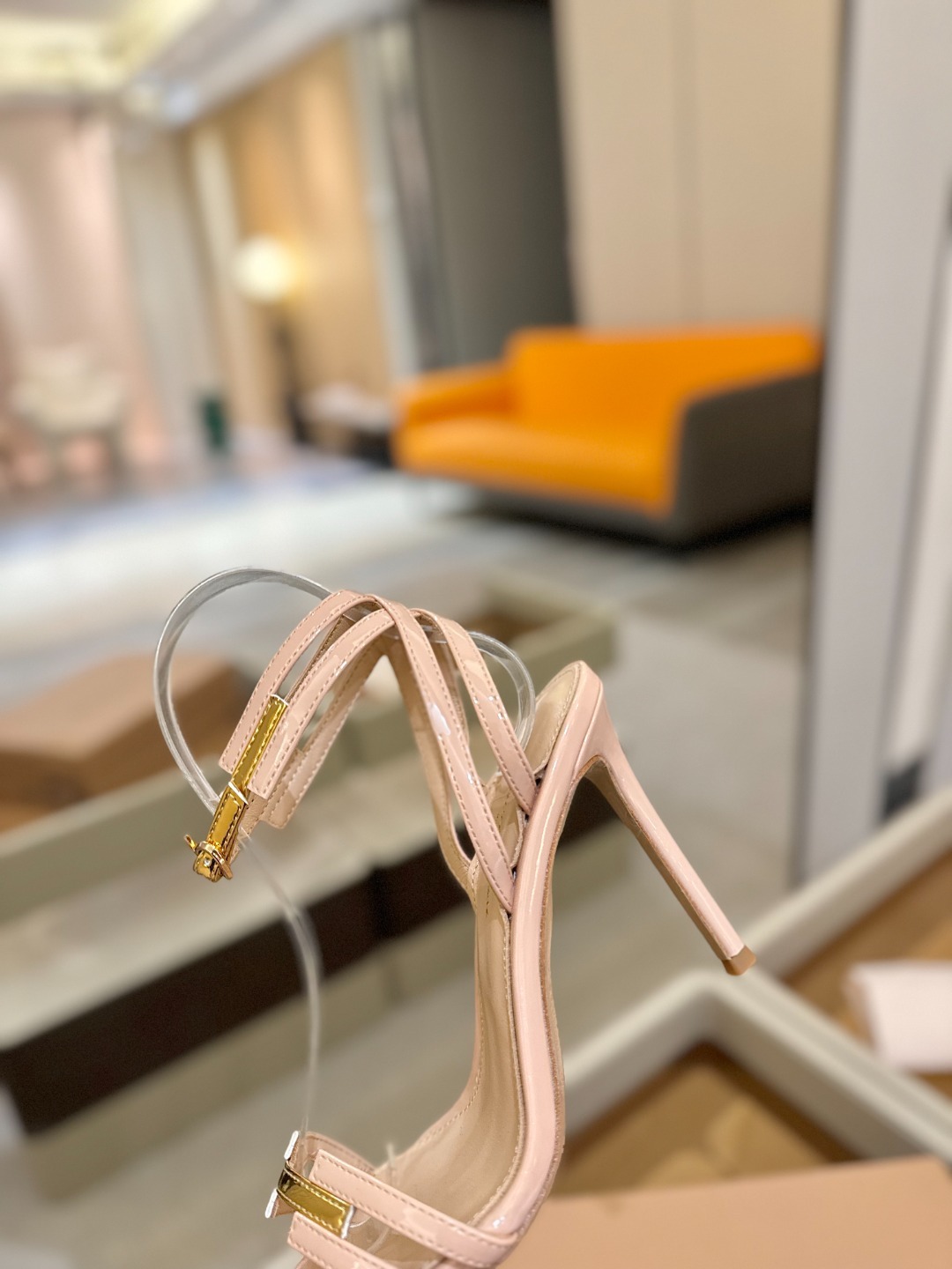 Gianvito rossi
💕 2025𝙨𝙨 这款高跟鞋 极简主义的 Elle、Gian