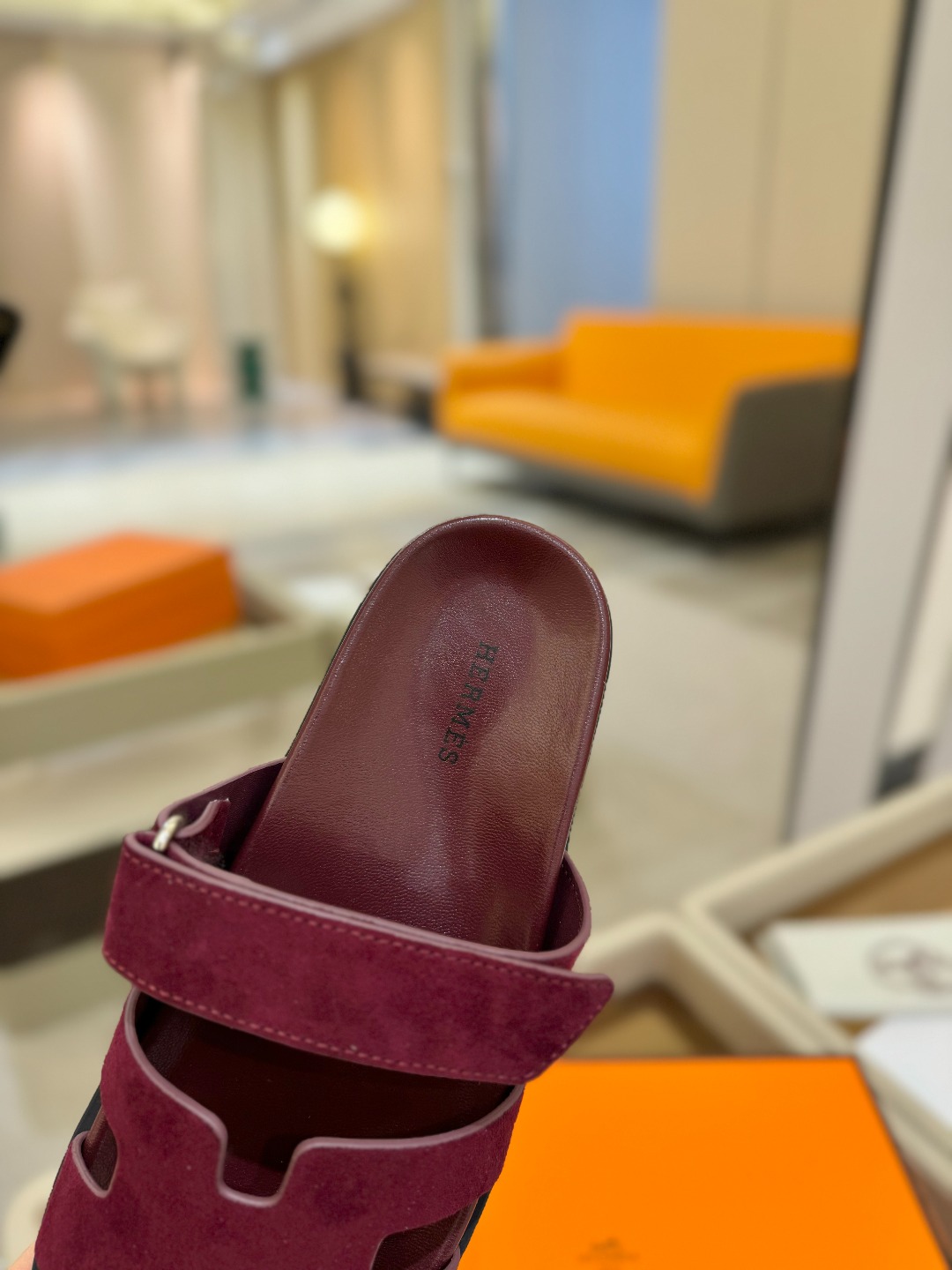 
  Hermes 
 H家chypre二舅鞋H型魔术贴平底新款凉鞋拖鞋
 ZP购入，顶级原单品质，市面