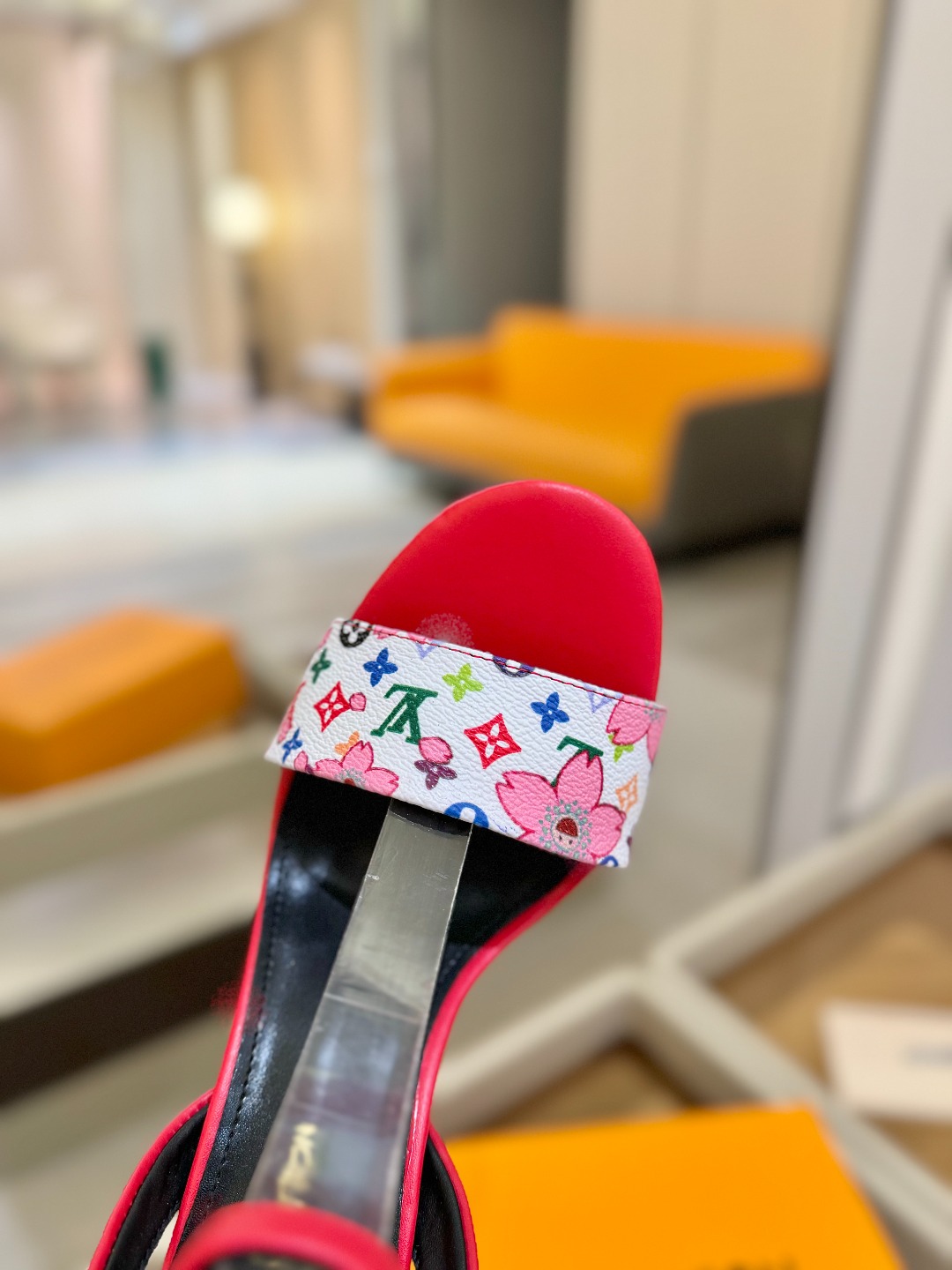 
Louis Vuitton
 2025款官网系列！完美楦型、LV最新  花纹  工艺、更显优雅气质、上