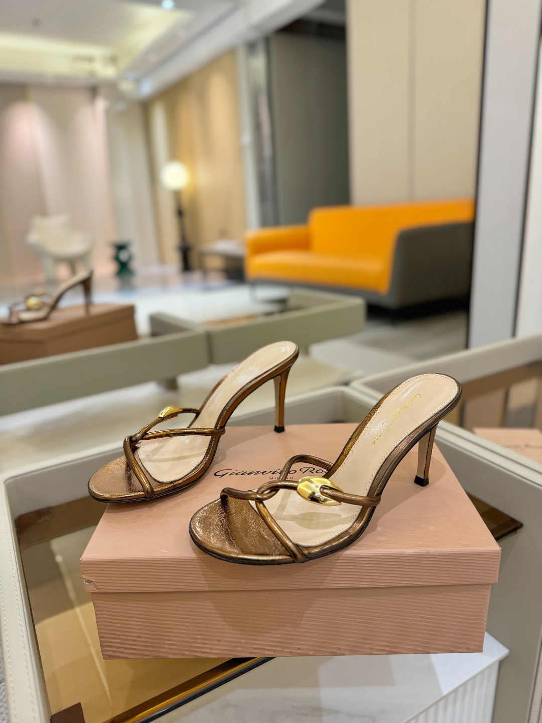 
Gianvito Rossi 
👠2025拖鞋
 原版开发     顶级版本       代购品质👍
