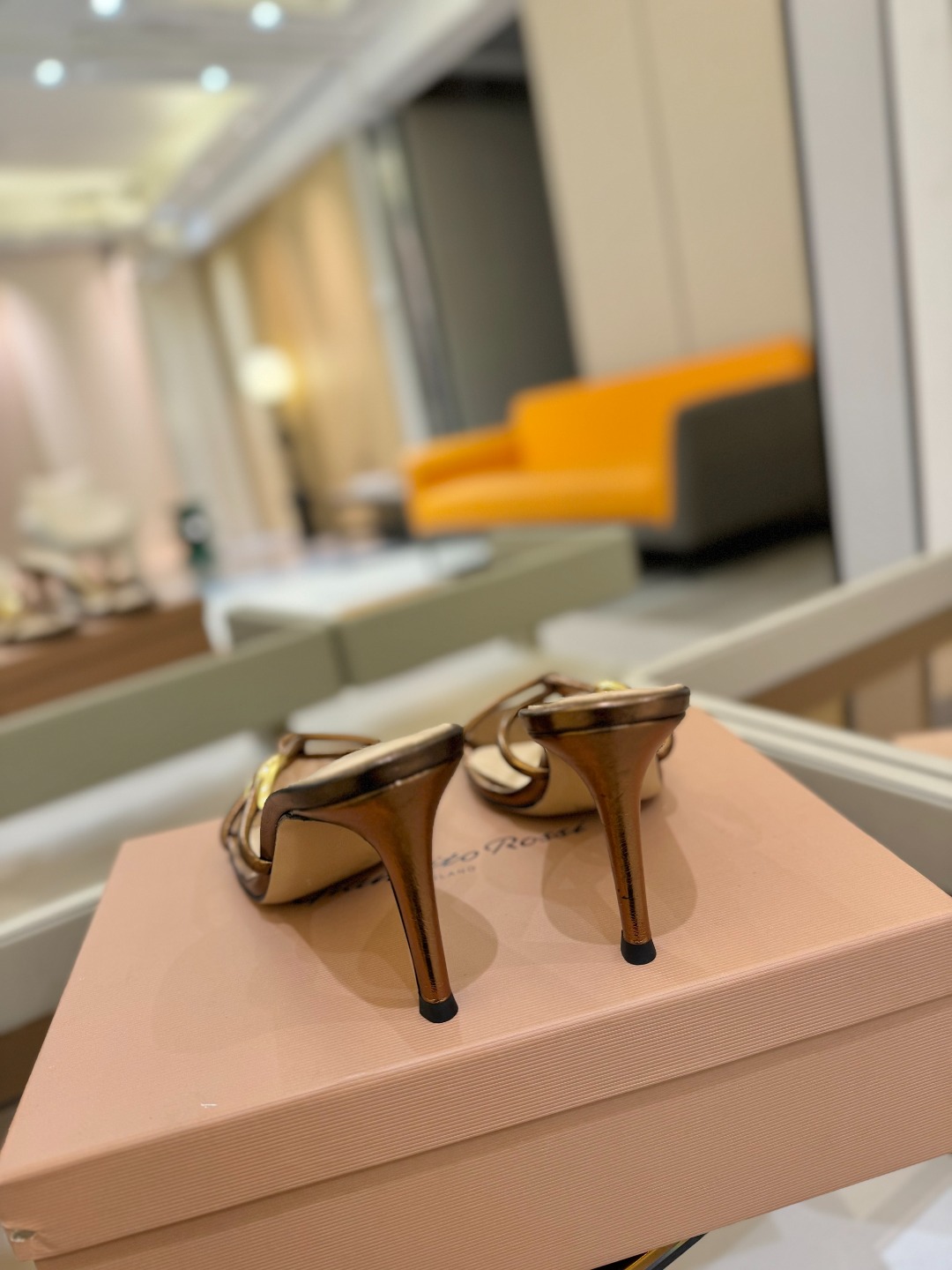 
Gianvito Rossi 
👠2025拖鞋
 原版开发     顶级版本       代购品质👍
