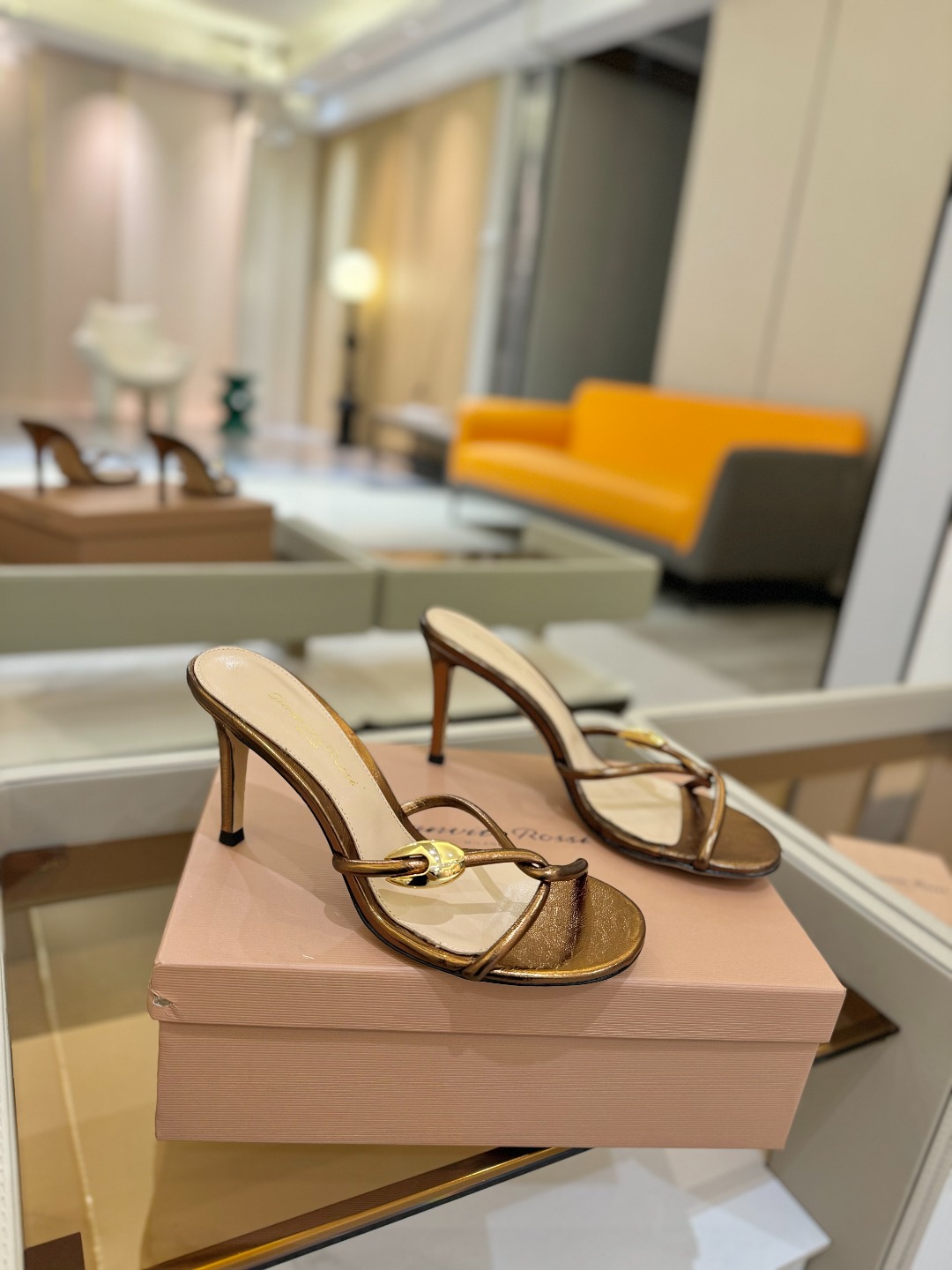 
Gianvito Rossi 
👠2025拖鞋
 原版开发     顶级版本       代购品质👍

