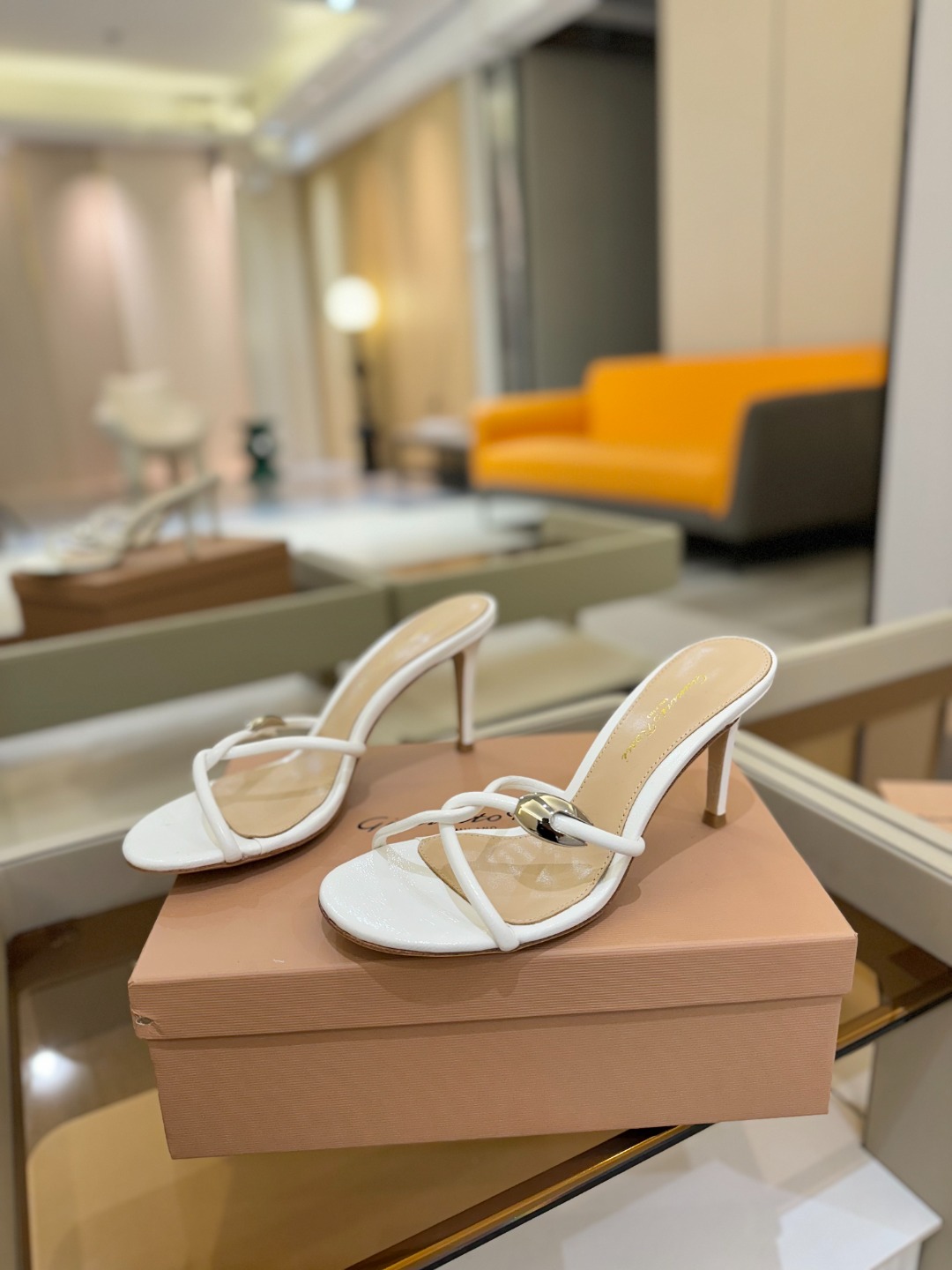 
Gianvito Rossi 
👠2025拖鞋
 原版开发     顶级版本       代购品质👍
