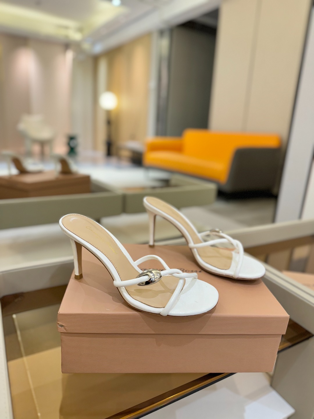 
Gianvito Rossi 
👠2025拖鞋
 原版开发     顶级版本       代购品质👍
