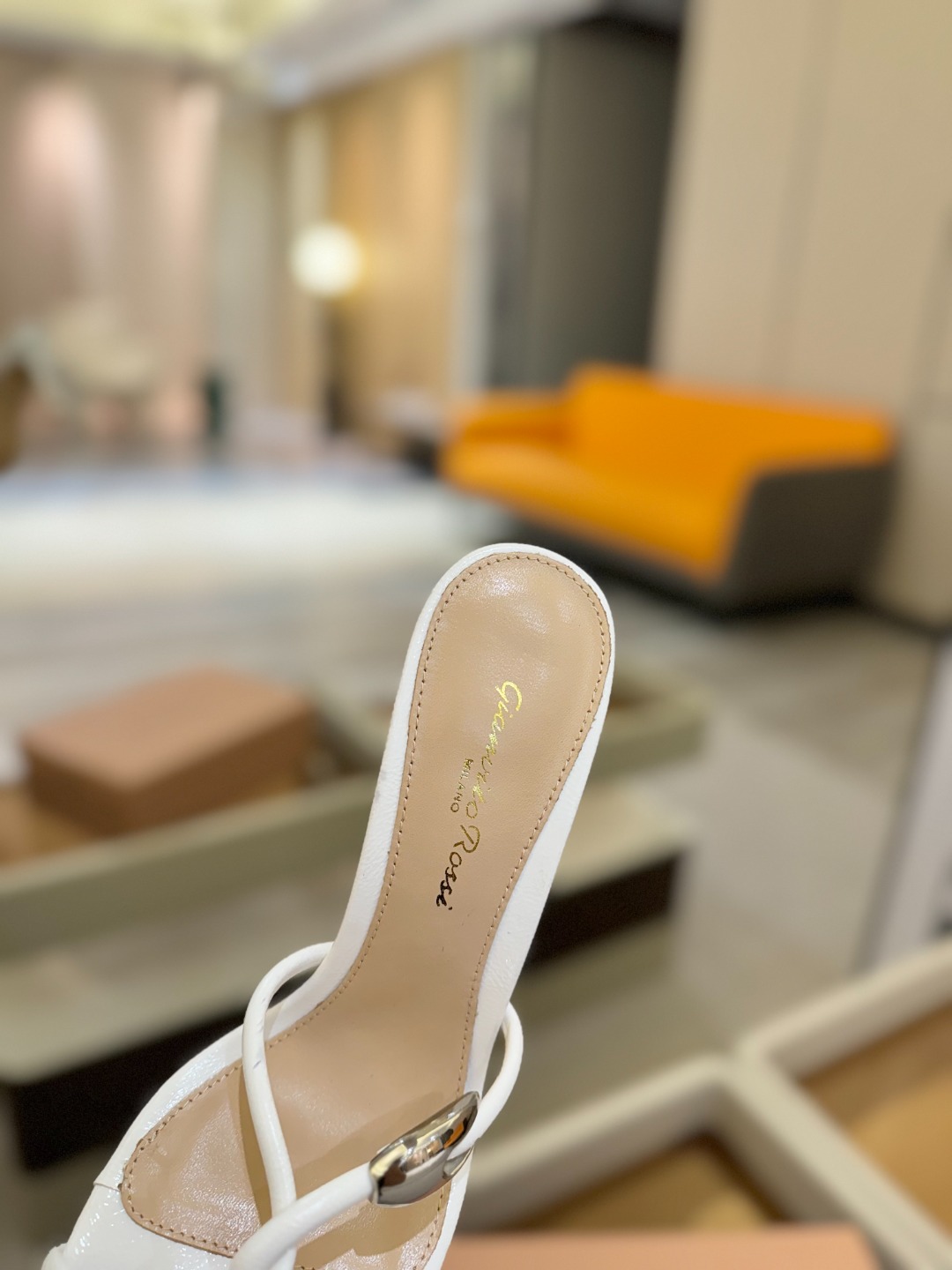 
Gianvito Rossi 
👠2025拖鞋
 原版开发     顶级版本       代购品质👍
