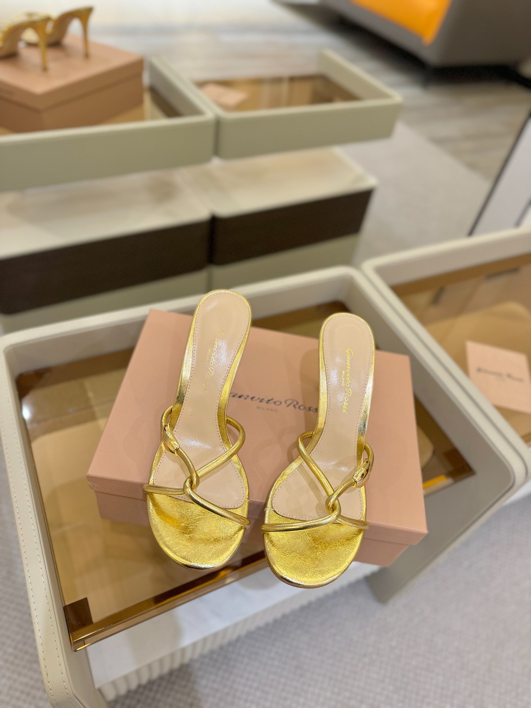 
Gianvito Rossi 
👠2025拖鞋
 原版开发     顶级版本       代购品质👍
