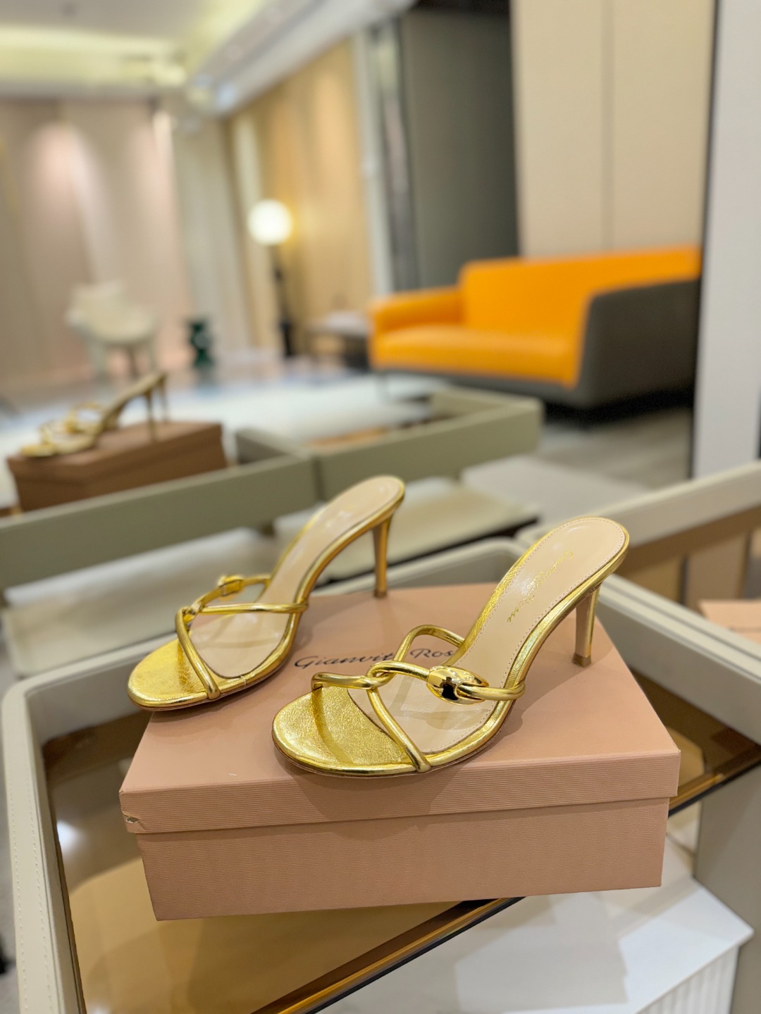 
Gianvito Rossi 
👠2025拖鞋
 原版开发     顶级版本       代购品质👍

