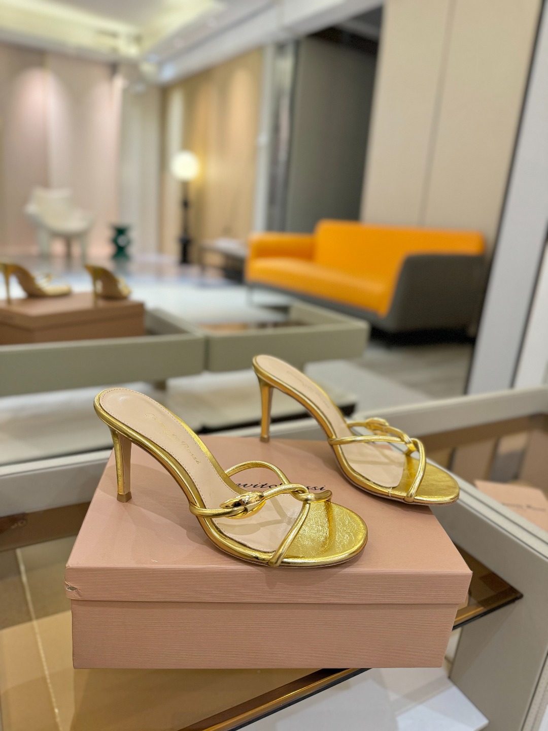 
Gianvito Rossi 
👠2025拖鞋
 原版开发     顶级版本       代购品质👍
