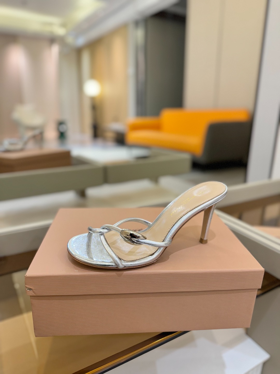 
Gianvito Rossi 
👠2025拖鞋
 原版开发     顶级版本       代购品质👍
