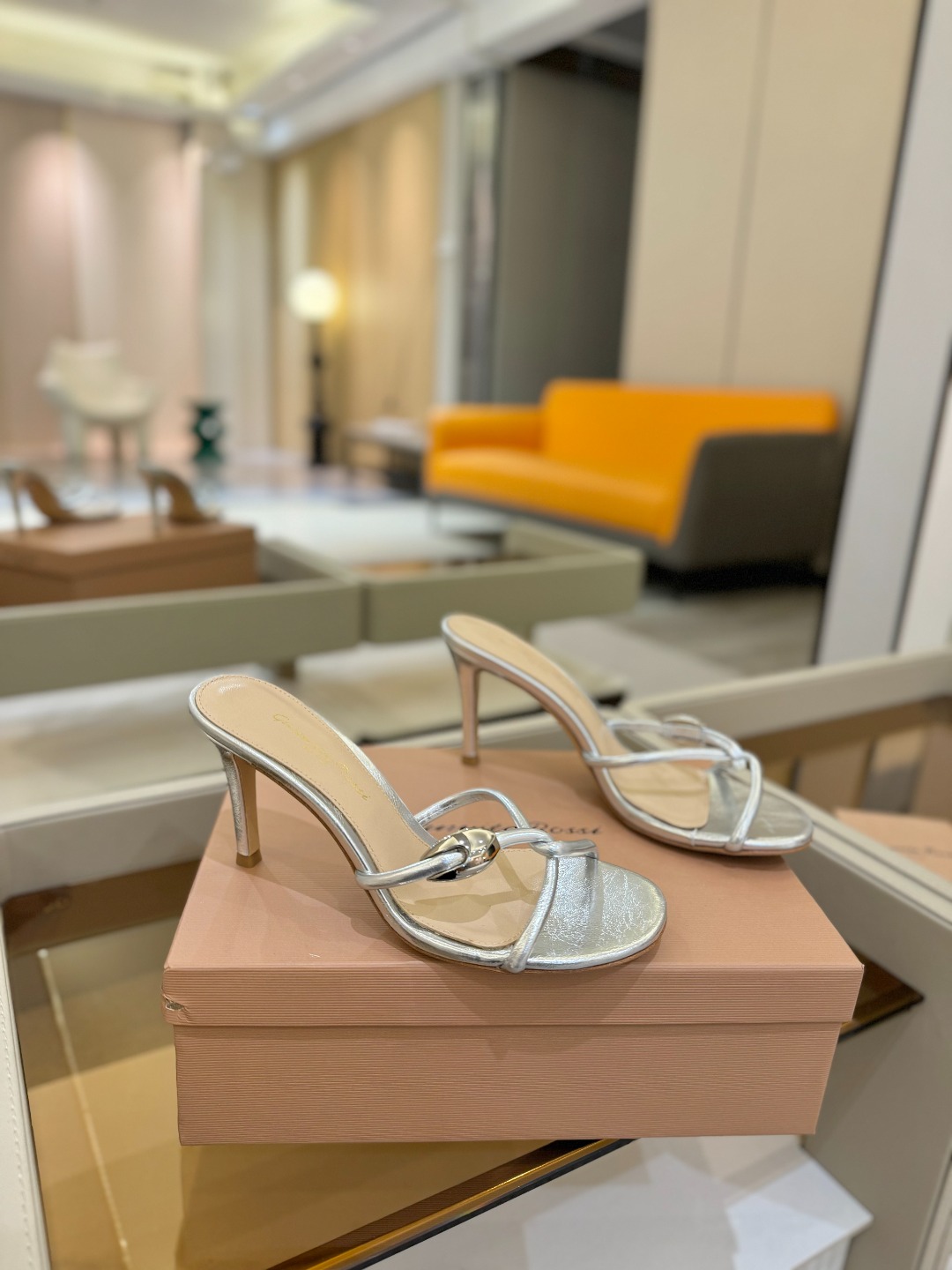 
Gianvito Rossi 
👠2025拖鞋
 原版开发     顶级版本       代购品质👍
