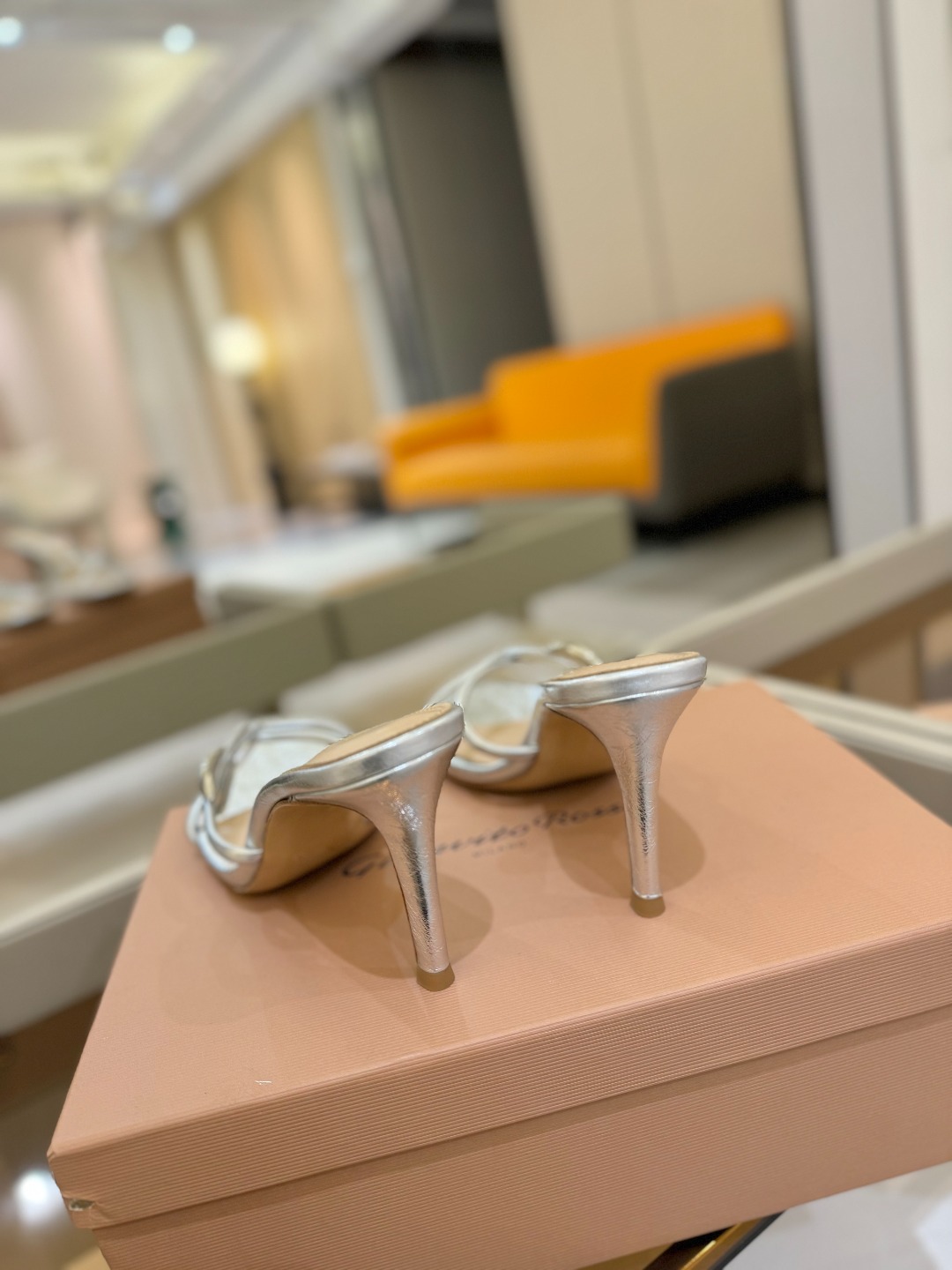
Gianvito Rossi 
👠2025拖鞋
 原版开发     顶级版本       代购品质👍
