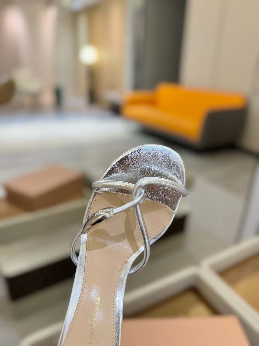 
Gianvito Rossi 
👠2025拖鞋
 原版开发     顶级版本       代购品质👍
