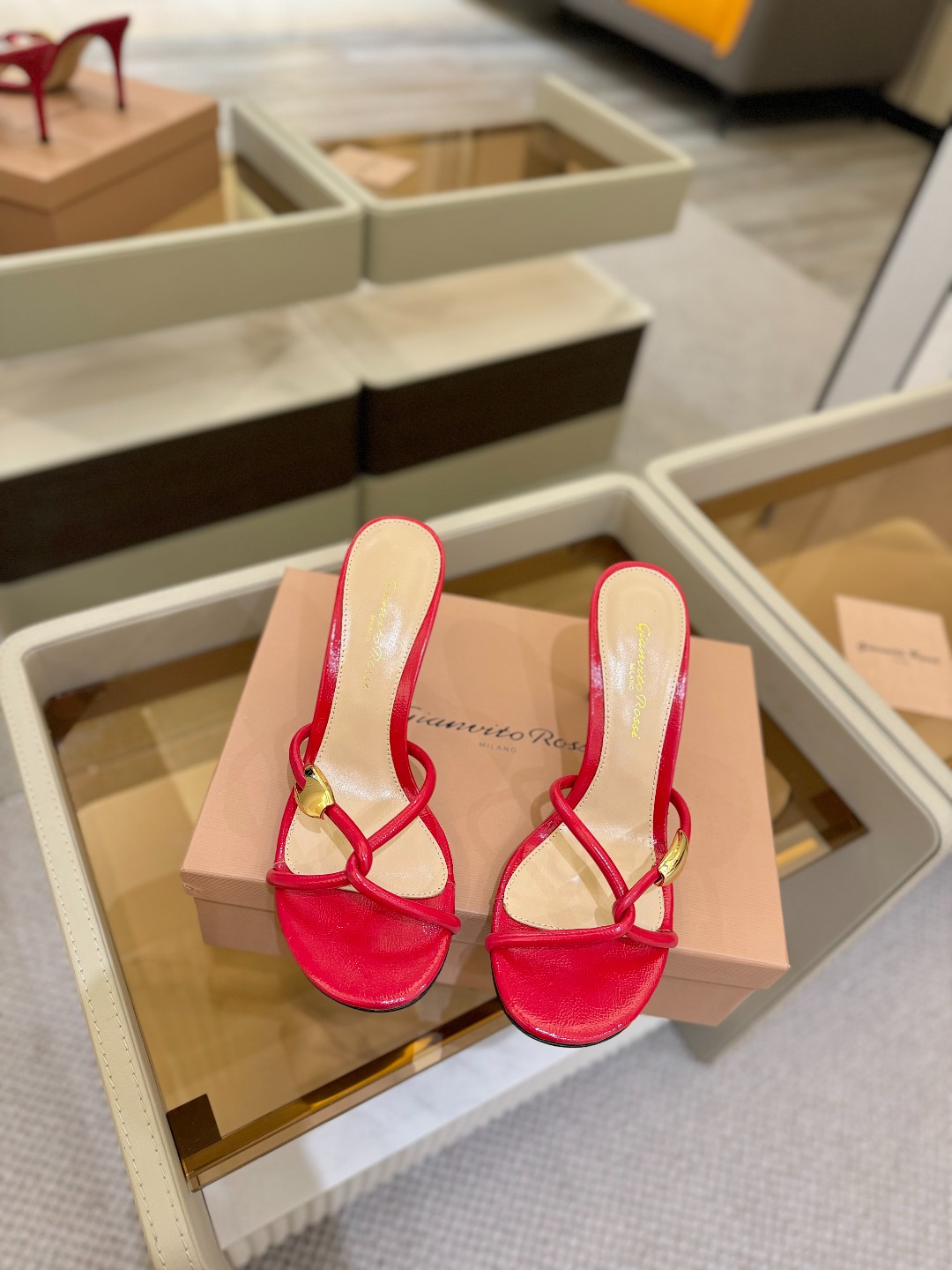 
Gianvito Rossi 
👠2025拖鞋
 原版开发     顶级版本       代购品质👍
