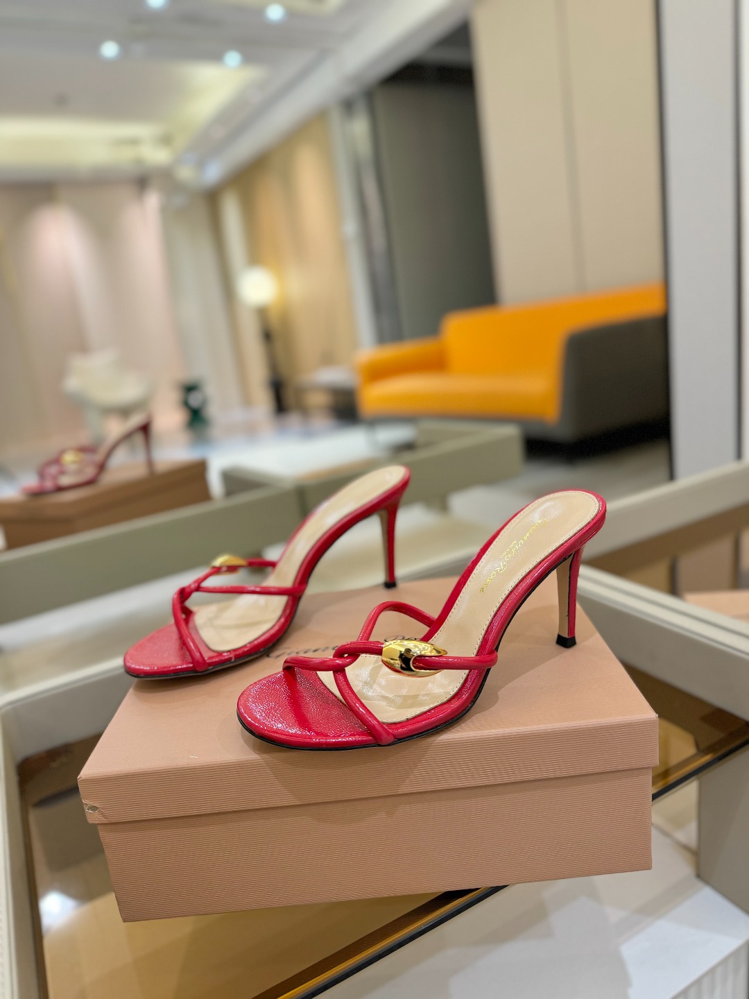 
Gianvito Rossi 
👠2025拖鞋
 原版开发     顶级版本       代购品质👍
