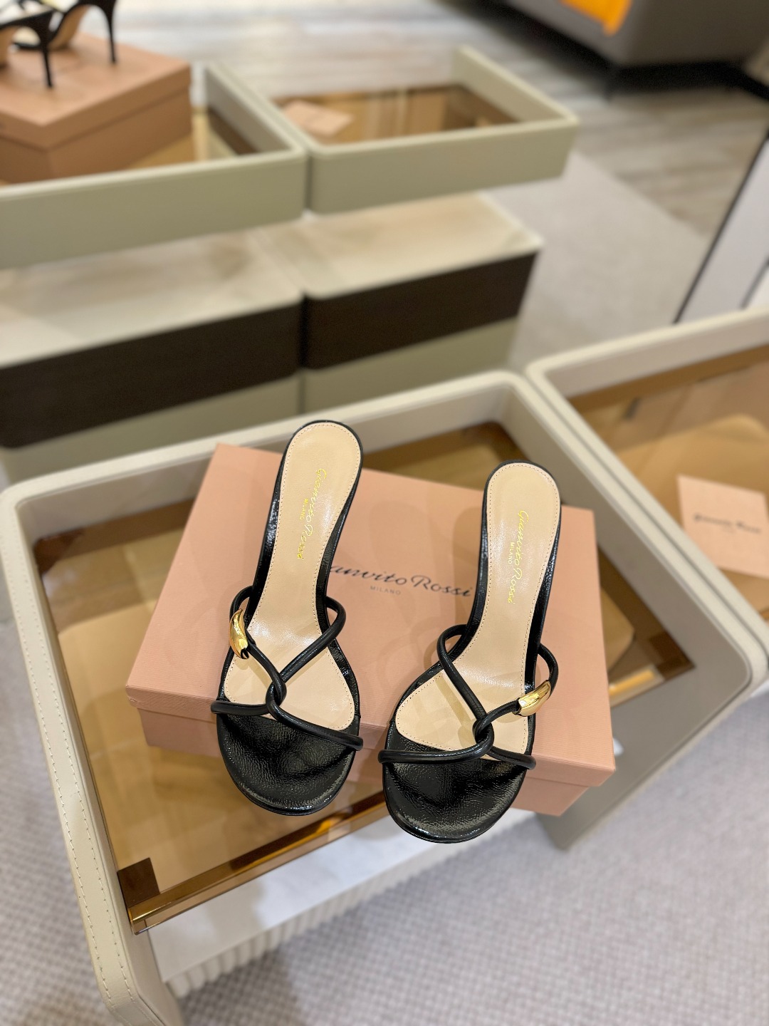 
Gianvito Rossi 
👠2025拖鞋
 原版开发     顶级版本       代购品质👍
