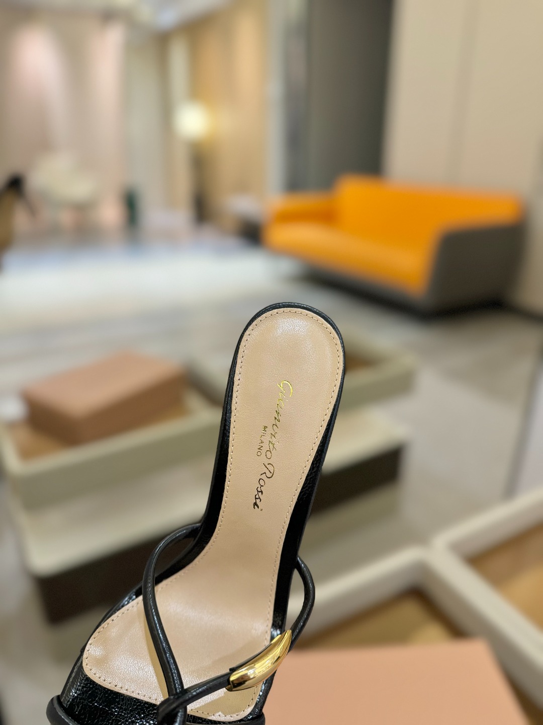 
Gianvito Rossi 
👠2025拖鞋
 原版开发     顶级版本       代购品质👍
