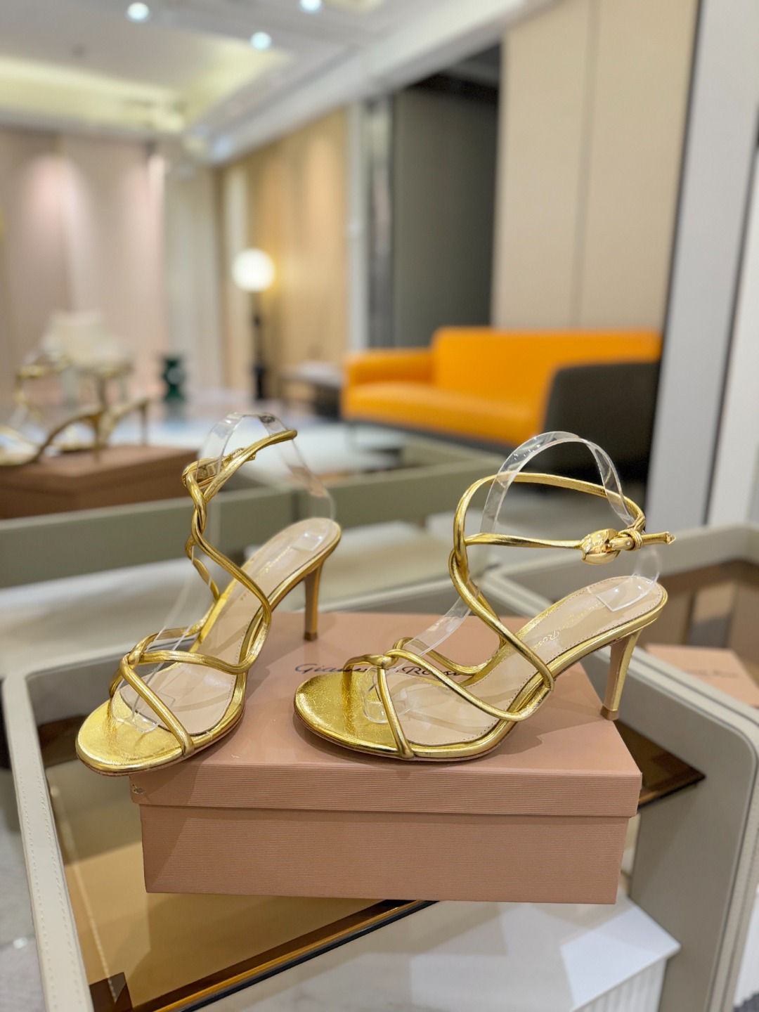 ”
Gianvito Rossi 
👠2025凉鞋
 原版开发     顶级版本       代购品质👍