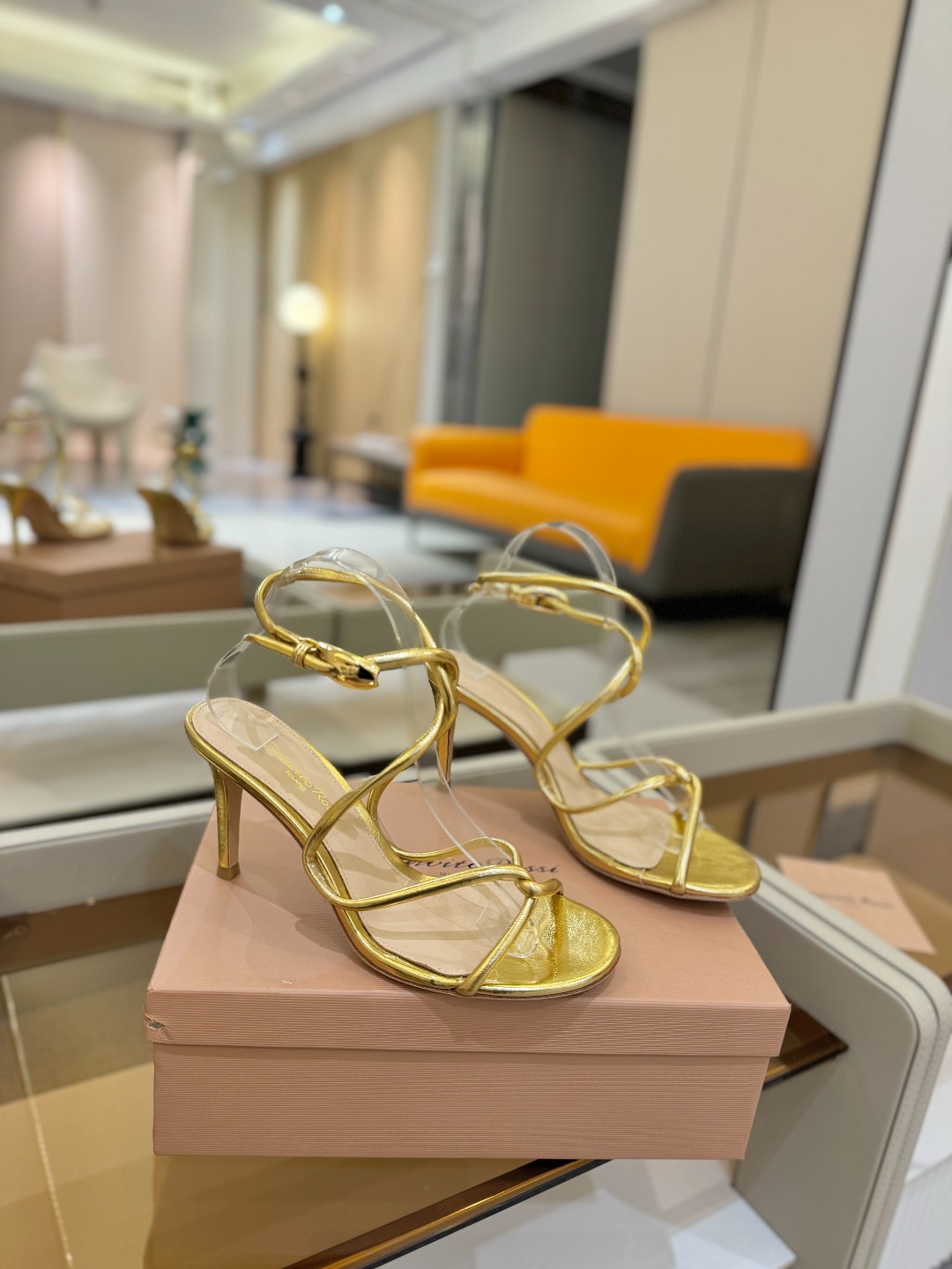 ”
Gianvito Rossi 
👠2025凉鞋
 原版开发     顶级版本       代购品质👍