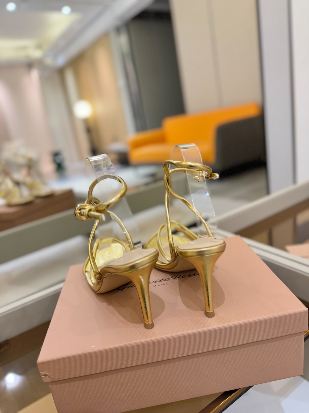 ”
Gianvito Rossi 
👠2025凉鞋
 原版开发     顶级版本       代购品质👍