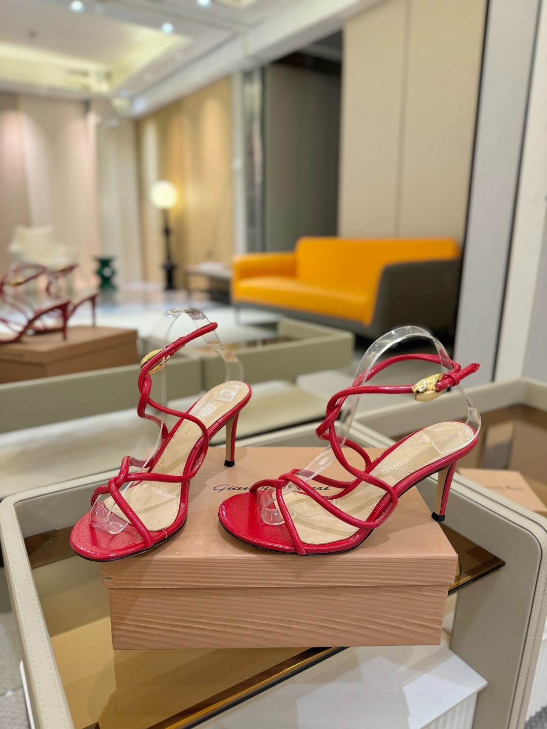 ”
Gianvito Rossi 
👠2025凉鞋
 原版开发     顶级版本       代购品质👍