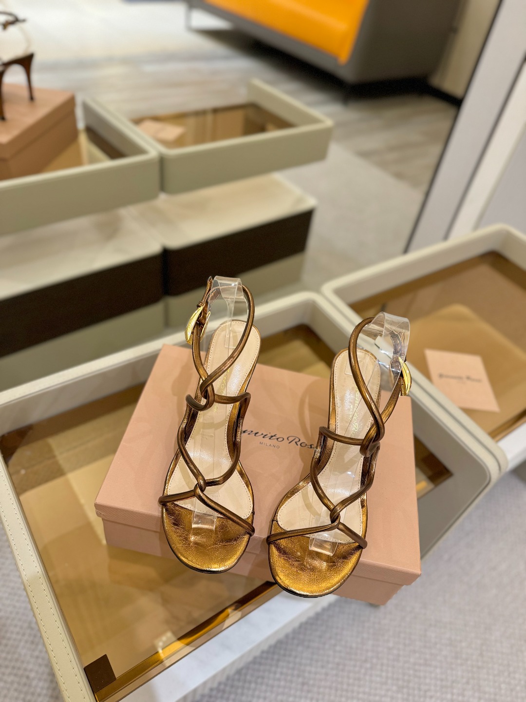 ”
Gianvito Rossi 
👠2025凉鞋
 原版开发     顶级版本       代购品质👍
