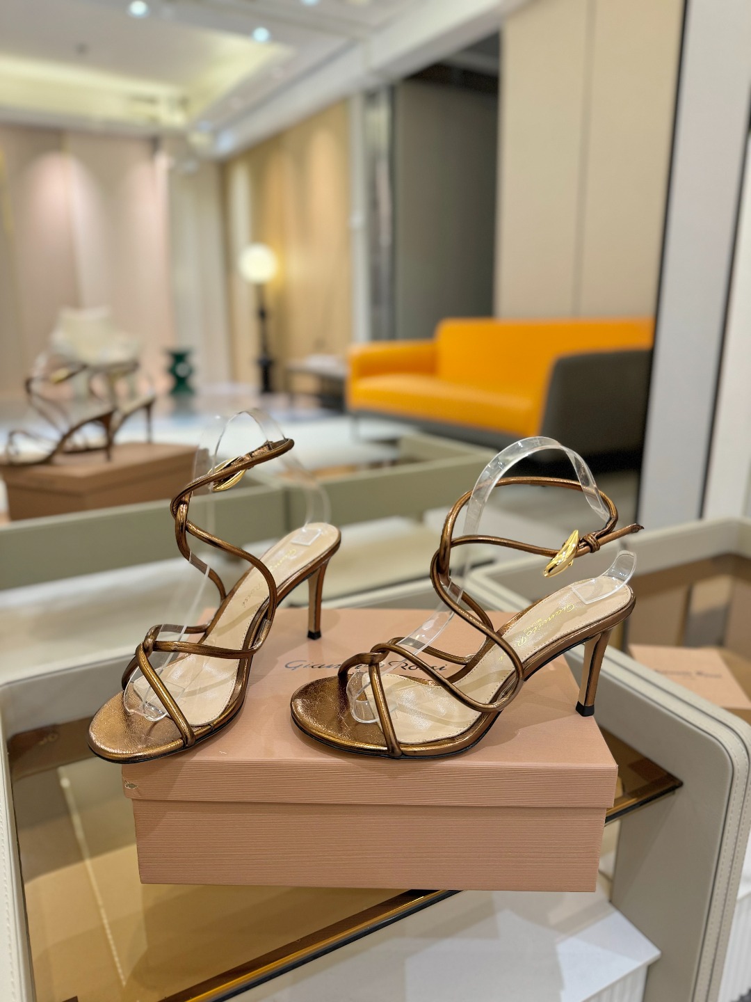 ”
Gianvito Rossi 
👠2025凉鞋
 原版开发     顶级版本       代购品质👍