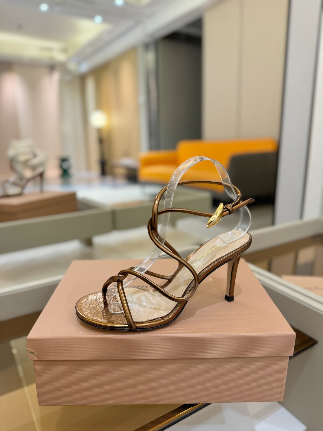”
Gianvito Rossi 
👠2025凉鞋
 原版开发     顶级版本       代购品质👍