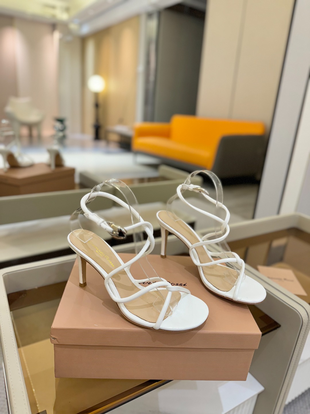 ”
Gianvito Rossi 
👠2025凉鞋
 原版开发     顶级版本       代购品质👍