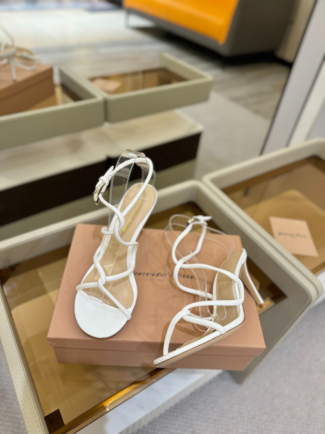 ”
Gianvito Rossi 
👠2025凉鞋
 原版开发     顶级版本       代购品质👍