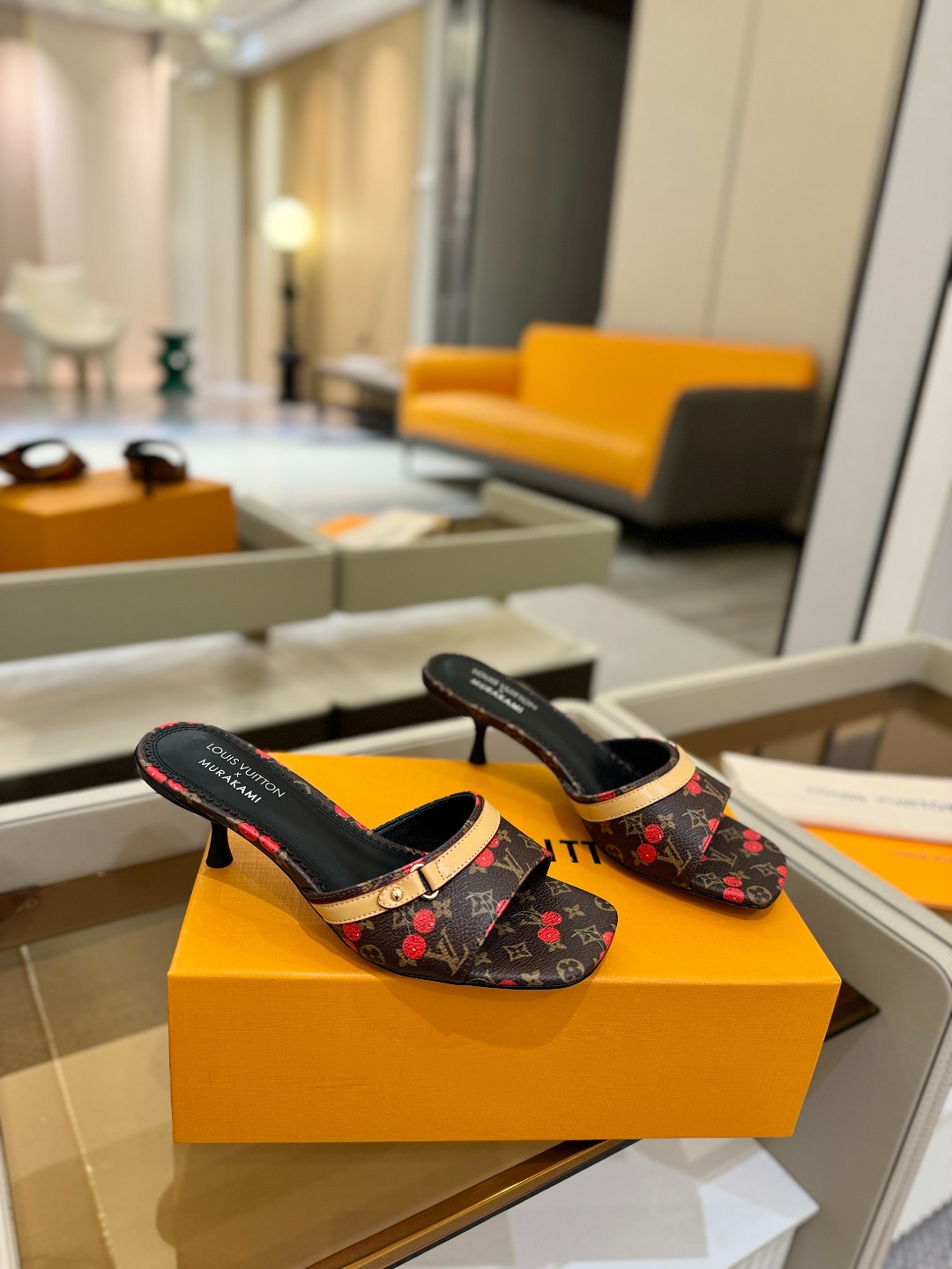 
Louis Vuitton
 2025款官网系列！完美楦型、LV最新压花电绣纹工艺、更显优雅气质、上脚